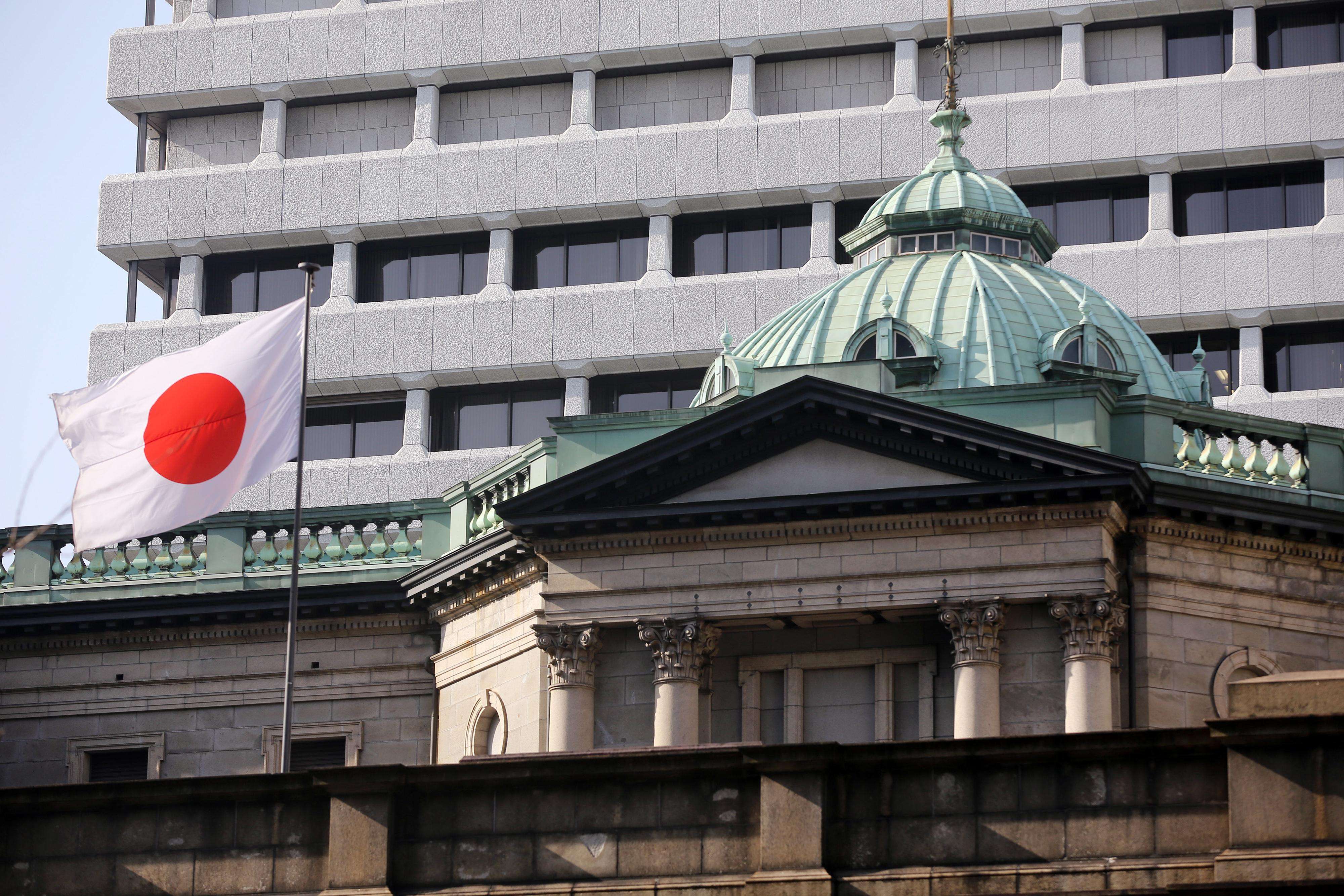 زوج USD JPY يتداول عند المقاومة قبيل بيانات الناتج المحلي الإجمالي الياباني 